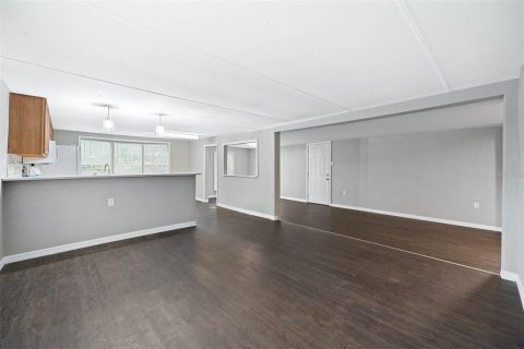 House in Orlando, Florida 4 bedrooms, 153.85 sq.m. № 1379805 - photo 12