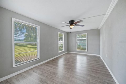 House in Orlando, Florida 4 bedrooms, 153.85 sq.m. № 1379805 - photo 20