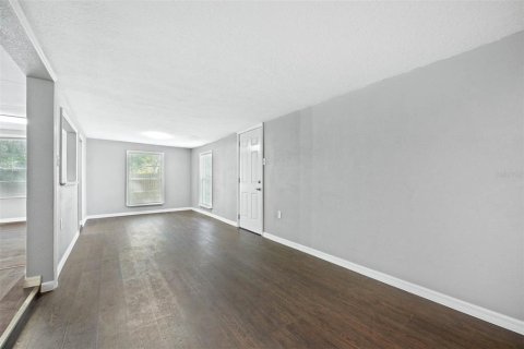 House in Orlando, Florida 4 bedrooms, 153.85 sq.m. № 1379805 - photo 7