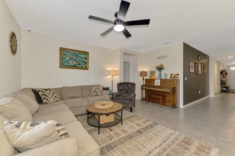 House in Bradenton, Florida 4 bedrooms, 169.83 sq.m. № 2200179 - photo 24