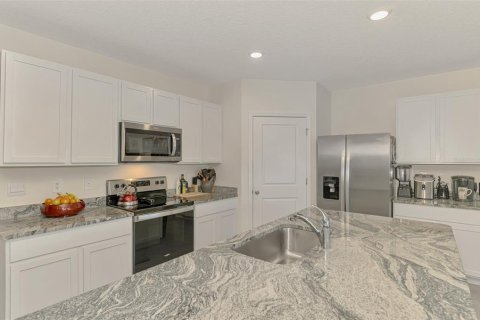 House in Bradenton, Florida 4 bedrooms, 169.83 sq.m. № 2200179 - photo 11