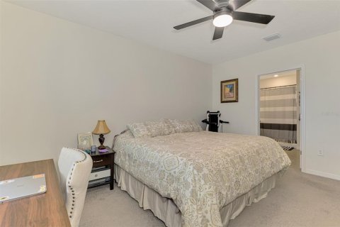 House in Bradenton, Florida 4 bedrooms, 169.83 sq.m. № 2200179 - photo 28
