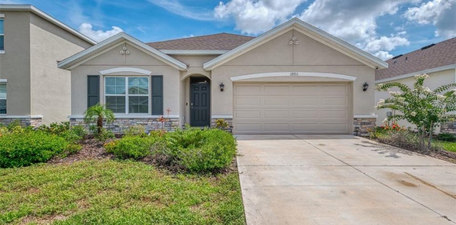 House in Bradenton, Florida 4 bedrooms, 169.83 sq.m. № 2200179