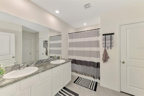 House in Bradenton, Florida 4 bedrooms, 169.83 sq.m. № 2200179 - photo 30
