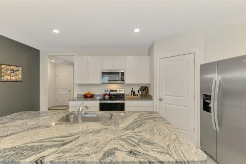 House in Bradenton, Florida 4 bedrooms, 169.83 sq.m. № 2200179 - photo 12