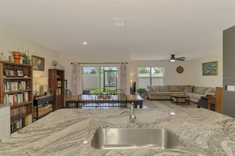 House in Bradenton, Florida 4 bedrooms, 169.83 sq.m. № 2200179 - photo 15