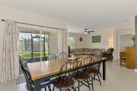 House in Bradenton, Florida 4 bedrooms, 169.83 sq.m. № 2200179 - photo 17