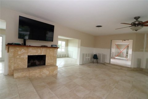 House in Treasure Island, Florida 3 bedrooms, 181.07 sq.m. № 1877299 - photo 7