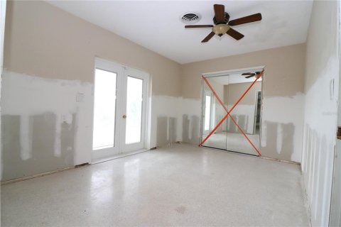 House in Treasure Island, Florida 3 bedrooms, 181.07 sq.m. № 1877299 - photo 8