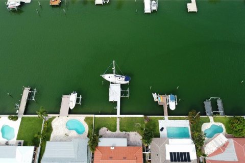 House in Treasure Island, Florida 3 bedrooms, 181.07 sq.m. № 1877299 - photo 16