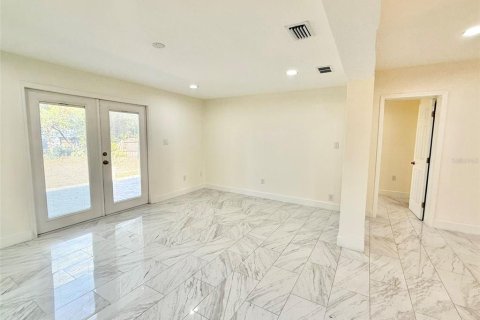 Villa ou maison à louer à Clearwater, Floride: 3 chambres, 153.29 m2 № 2103637 - photo 8