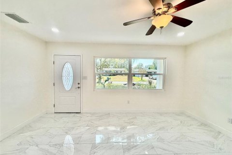 Villa ou maison à louer à Clearwater, Floride: 3 chambres, 153.29 m2 № 2103637 - photo 3