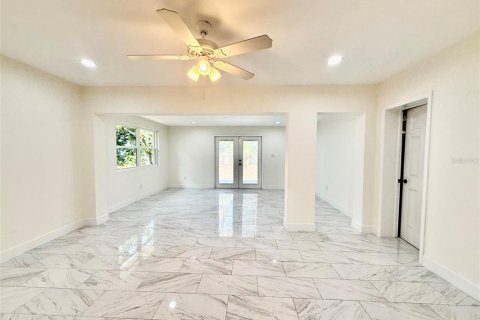 Villa ou maison à louer à Clearwater, Floride: 3 chambres, 153.29 m2 № 2103637 - photo 7