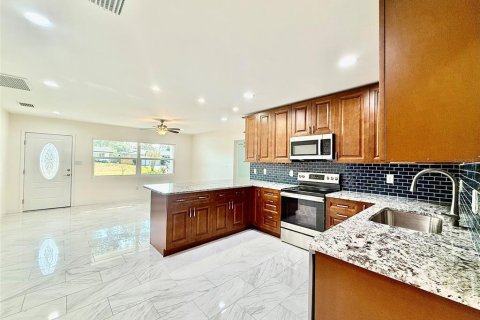 Villa ou maison à louer à Clearwater, Floride: 3 chambres, 153.29 m2 № 2103637 - photo 6