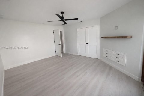 Casa en venta en Dania Beach, Florida, 3 dormitorios, 153.57 m2 № 2030611 - foto 7