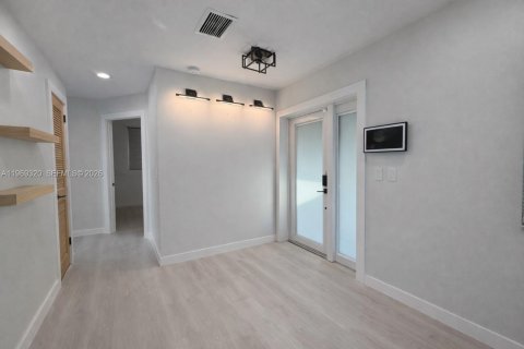 Casa en venta en Dania Beach, Florida, 3 dormitorios, 153.57 m2 № 2030611 - foto 4