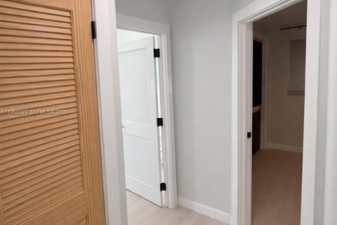 Casa en venta en Dania Beach, Florida, 3 dormitorios, 153.57 m2 № 2030611 - foto 16