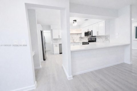 Casa en venta en Dania Beach, Florida, 3 dormitorios, 153.57 m2 № 2030611 - foto 19