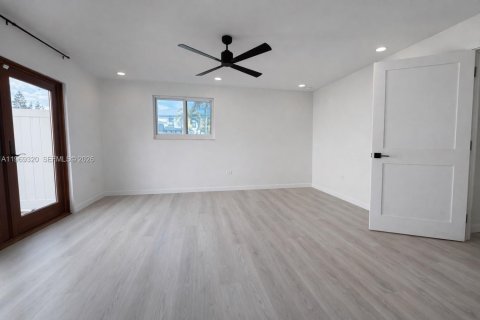 Casa en venta en Dania Beach, Florida, 3 dormitorios, 153.57 m2 № 2030611 - foto 8