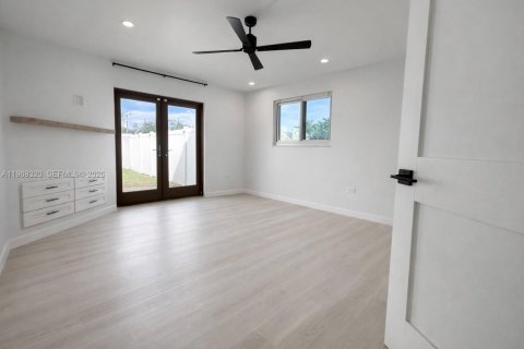 Casa en venta en Dania Beach, Florida, 3 dormitorios, 153.57 m2 № 2030611 - foto 9