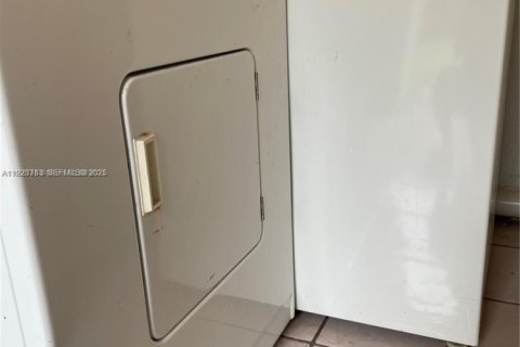 House in Cutler Bay, Florida 5 bedrooms, 232.26 sq.m. № 1984290 - photo 6