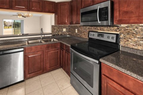 Touwnhouse à vendre à Apopka, Floride: 3 chambres, 141.49 m2 № 2096657 - photo 9