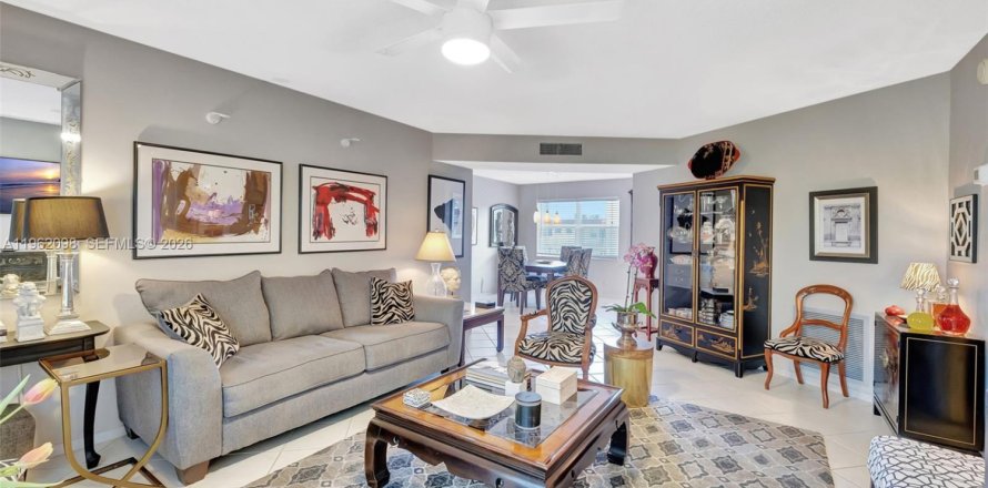 Condominio en Lauderdale Lakes, Florida, 2 dormitorios  № 2024062