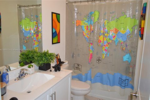 Townhouse in Homestead, Florida 3 bedrooms, 123.37 sq.m. № 1946786 - photo 15