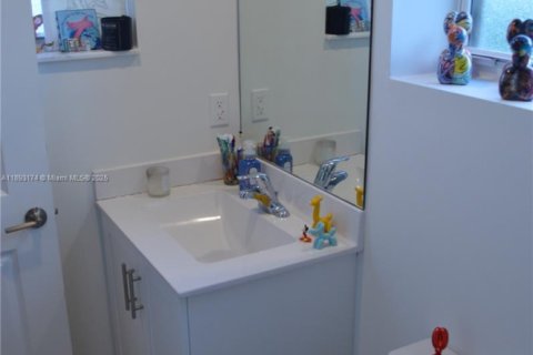 Townhouse in Homestead, Florida 3 bedrooms, 123.37 sq.m. № 1946786 - photo 24