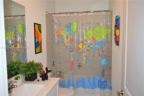 Townhouse in Homestead, Florida 3 bedrooms, 123.37 sq.m. № 1946786 - photo 16