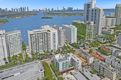 Condo in Miami Beach, Florida, 2 bedrooms № 2154826 - photo 25