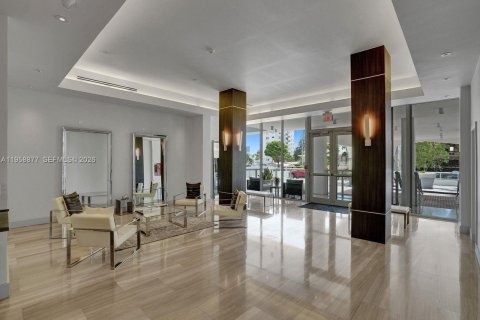 Condo in Miami Beach, Florida, 2 bedrooms № 2154826 - photo 12