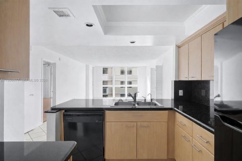 Condo in Miami Beach, Florida, 2 bedrooms № 2154826 - photo 7