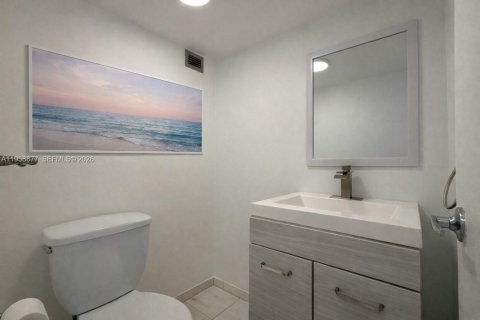 Condo in Miami Beach, Florida, 2 bedrooms № 2154826 - photo 5