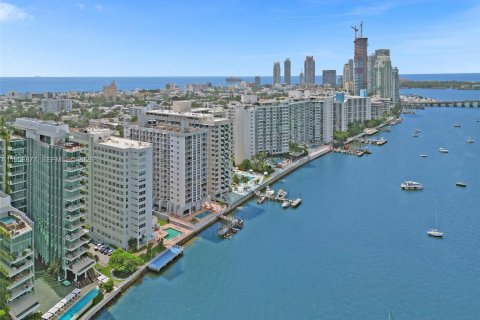 Condo in Miami Beach, Florida, 2 bedrooms № 2154826 - photo 30