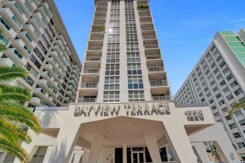 Condo in Miami Beach, Florida, 2 bedrooms № 2154826 - photo 18