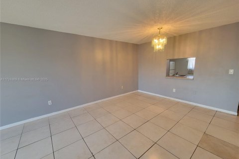 Copropriété à vendre à Lauderhill, Floride: 2 chambres, 89.09 m2 № 1942819 - photo 12