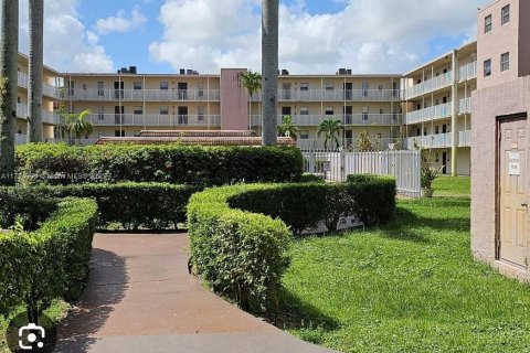 Copropriété à vendre à Lauderhill, Floride: 2 chambres, 89.09 m2 № 1942819 - photo 3