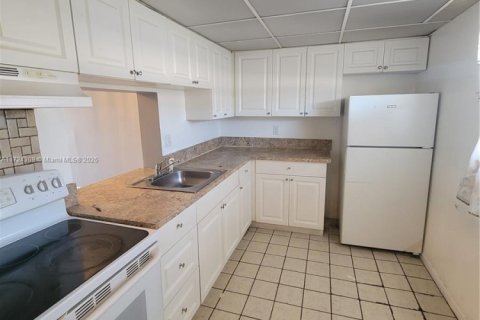 Copropriété à vendre à Lauderhill, Floride: 2 chambres, 89.09 m2 № 1942819 - photo 11