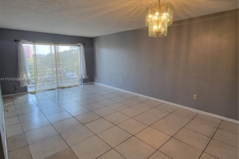 Copropriété à vendre à Lauderhill, Floride: 2 chambres, 89.09 m2 № 1942819 - photo 10
