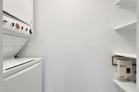 Купить кондоминиум в Корал-Гейблс, Флорида 2 спальни, 96.43м2, № 2013569 - фото 15