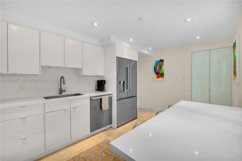 Condominio en venta en Pompano Beach, Florida, 3 dormitorios, 150.5 m2 № 2049968 - foto 10