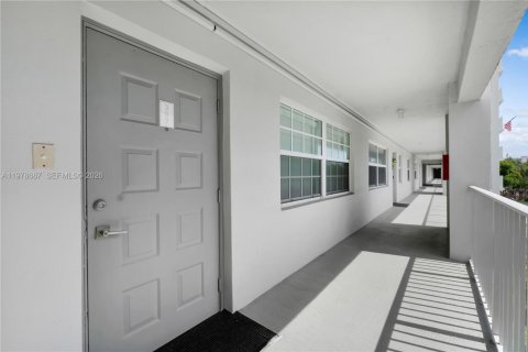 Condominio en venta en Pompano Beach, Florida, 3 dormitorios, 150.5 m2 № 2049968 - foto 25