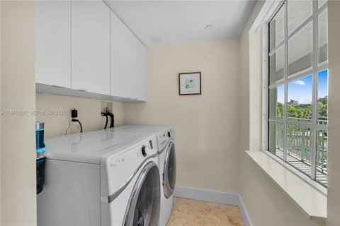 Condominio en venta en Pompano Beach, Florida, 3 dormitorios, 150.5 m2 № 2049968 - foto 11