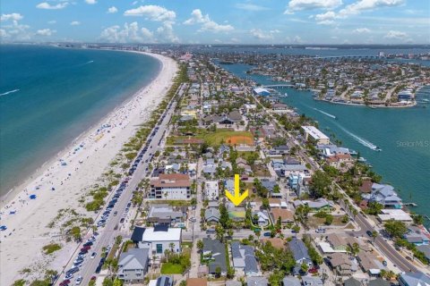 Villa ou maison à vendre à Saint Pete Beach, Floride: 2 chambres, 160.54 m2 № 1609579 - photo 1