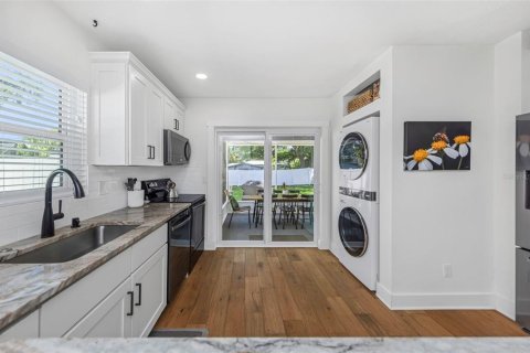 House in Clearwater, Florida 2 bedrooms, 102.56 sq.m. № 2148191 - photo 17