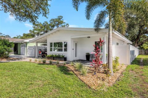 House in Clearwater, Florida 2 bedrooms, 102.56 sq.m. № 2148191 - photo 3