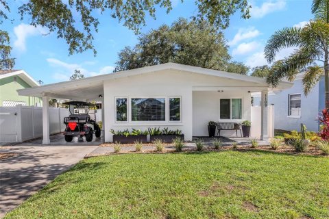 House in Clearwater, Florida 2 bedrooms, 102.56 sq.m. № 2148191