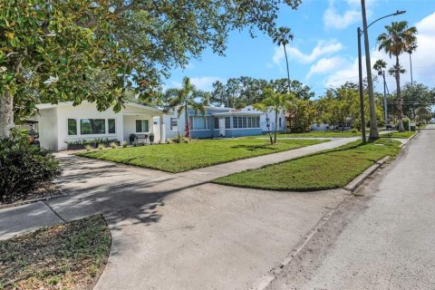 House in Clearwater, Florida 2 bedrooms, 102.56 sq.m. № 2148191 - photo 7