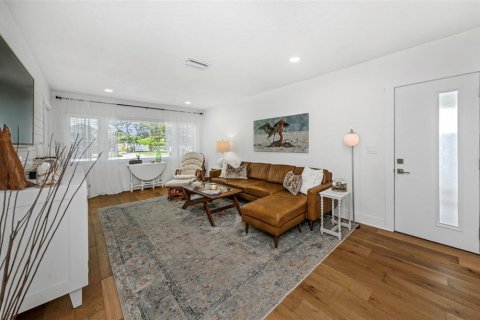 House in Clearwater, Florida 2 bedrooms, 102.56 sq.m. № 2148191 - photo 27